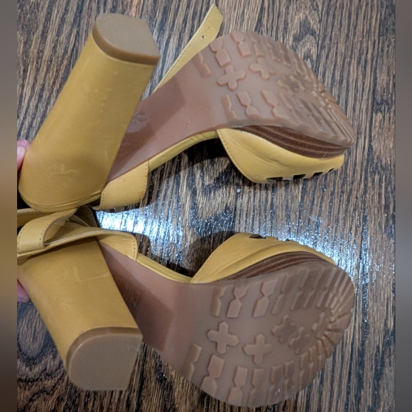 ALDO Mustard Yellow Sandals with Heels and Platform - Picture 4 of 7